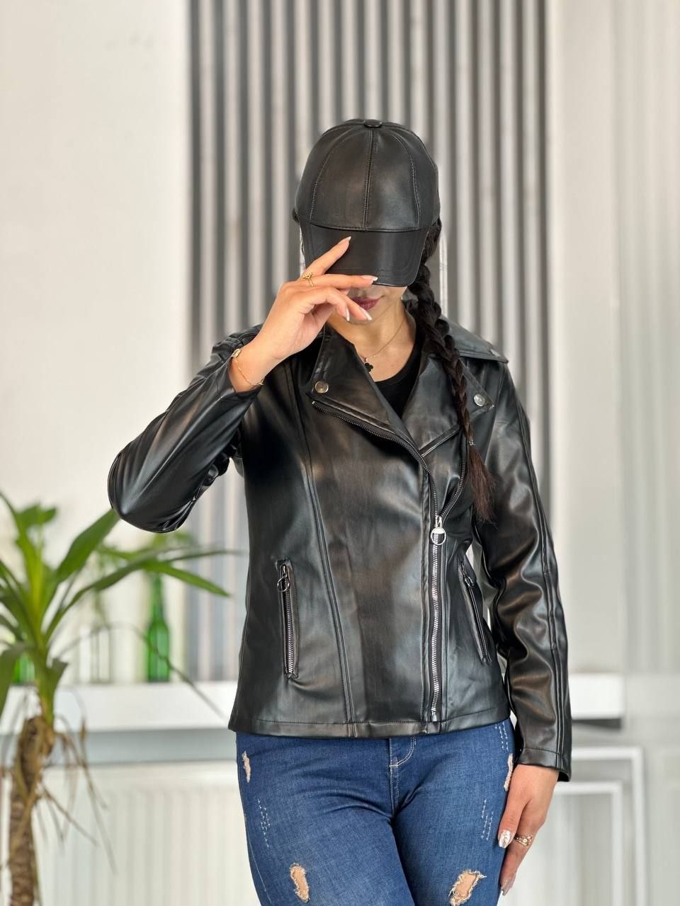 کت چرم زنانه کیانا سایز بندی ۳۸ تا ۴۴